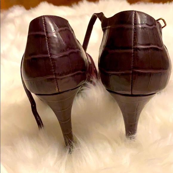 Womens High Heel Sandals with Ankle Strap - Picture 2 of 4